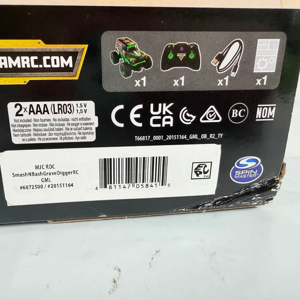 Monster Jam Smash & Bash Grave Digger Remote Control Truck 1:15 Scale New